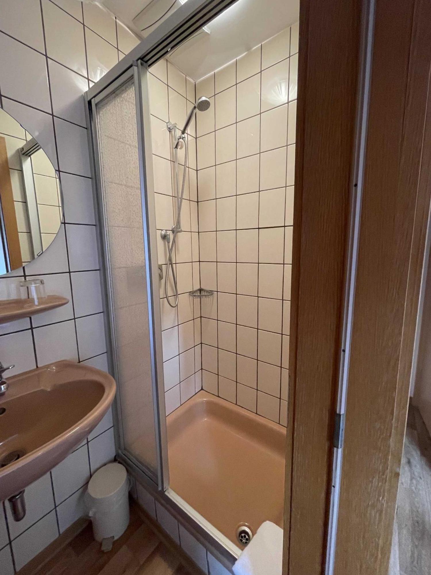 Hotel Zur Mosel Minheim 外观 照片