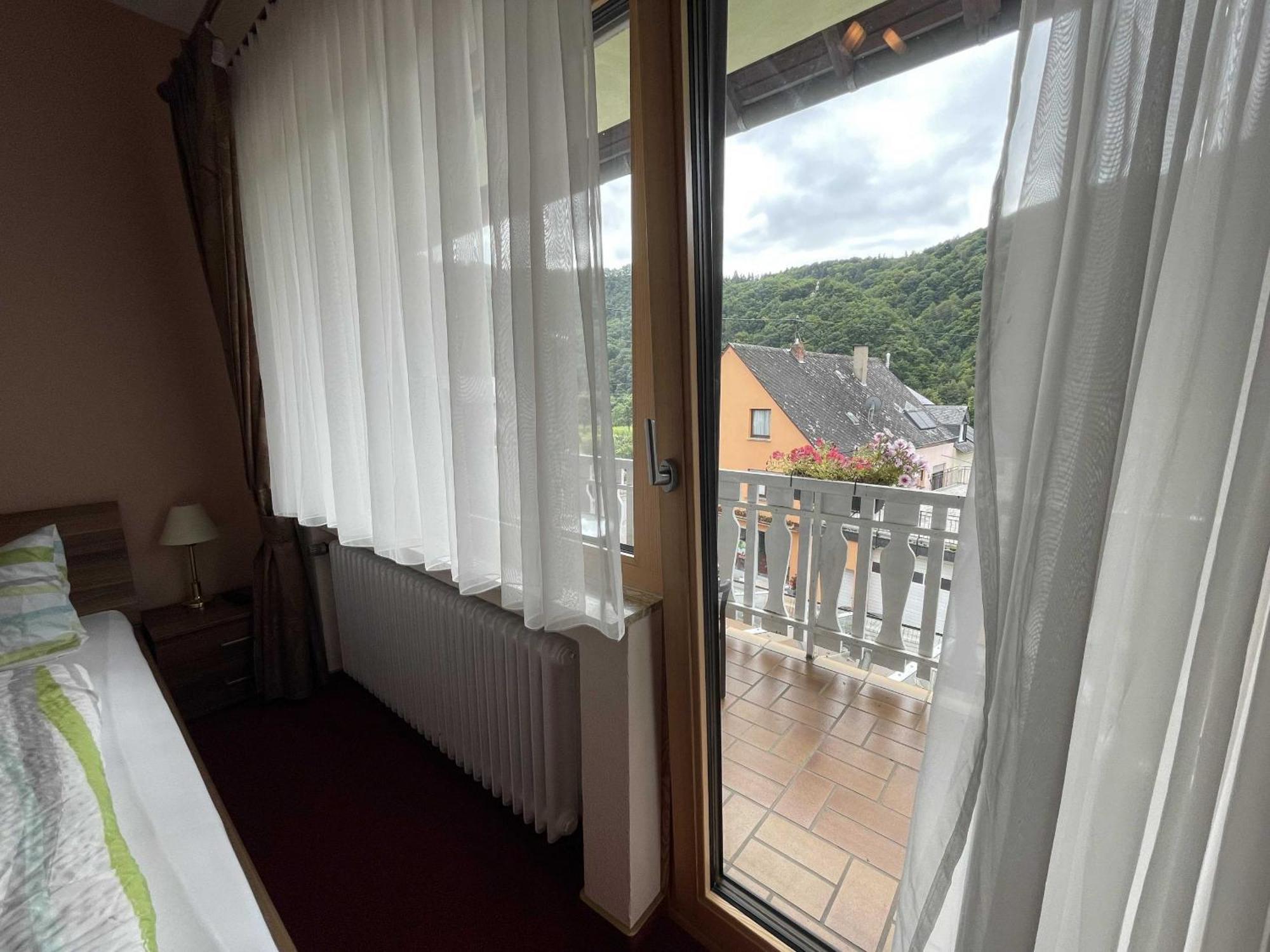 Hotel Zur Mosel Minheim 外观 照片