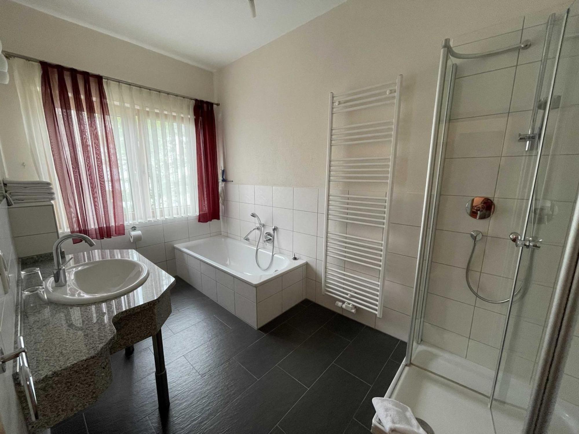Hotel Zur Mosel Minheim 外观 照片