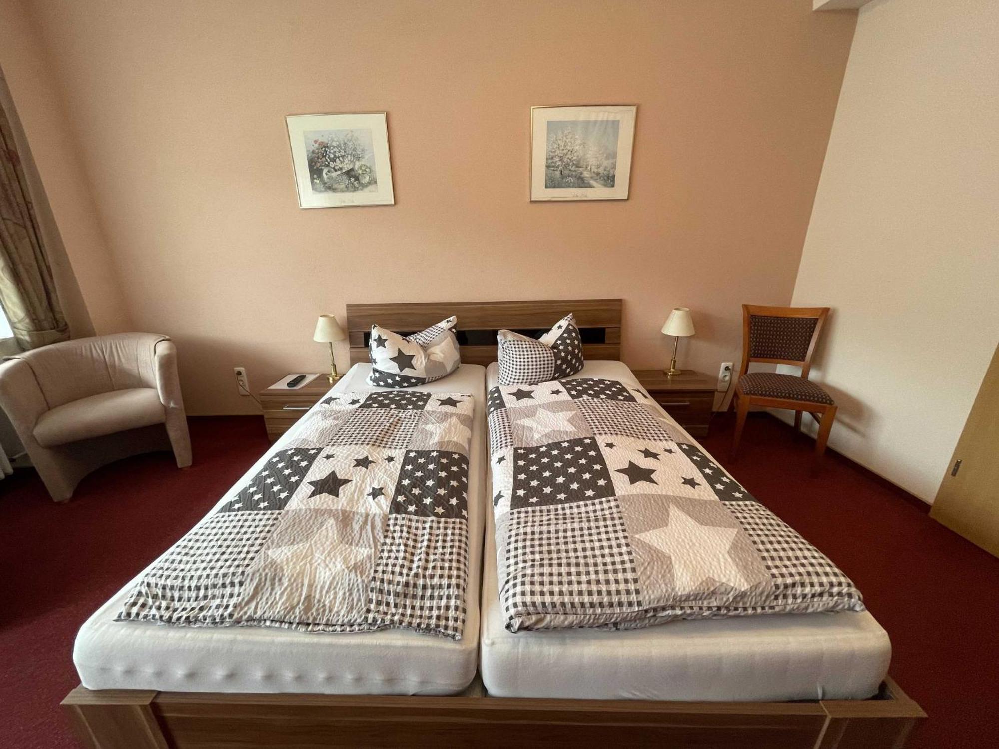 Hotel Zur Mosel Minheim 外观 照片